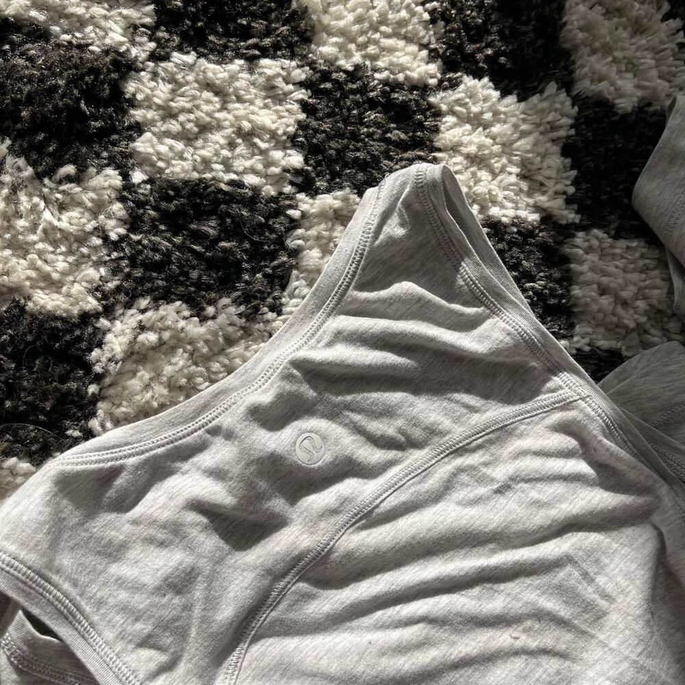 Lululemon Women's Grey and White Tank Top